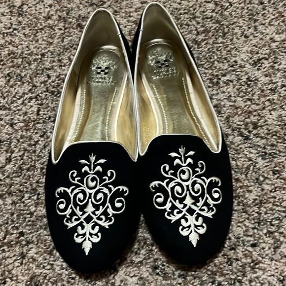 Vince Camuto black and gold flats